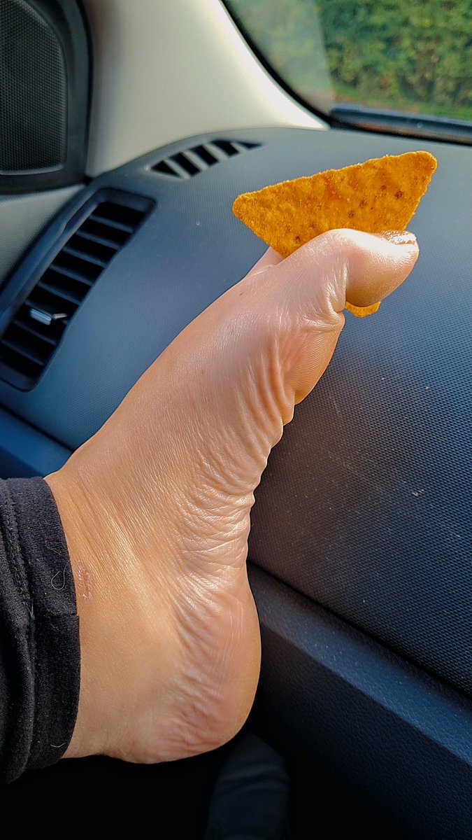 SubSoles_xXx's tweet photo. Who wants it? 
#footlover #footmodel #prettynails #toes
#footfetish #feet
#toeslove #prettyfeet
#footworship #cutefeet #footwork #slave
#feetfetishnation https://t.co/b2Gyxh9iRN