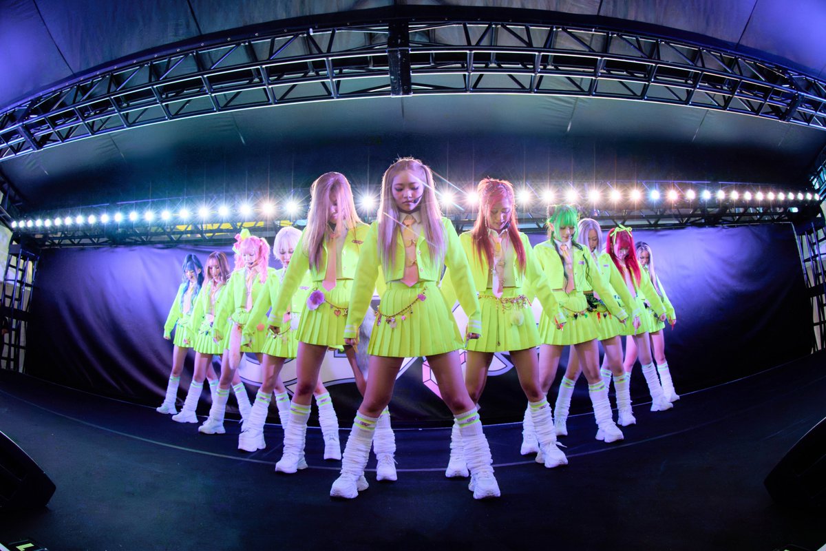 galedge_jp's tweet photo. GALEDGE. DEBUT SHOWCASE

"ウチらの時代 ついに今始まるから"

#GALEDGE #ギャレッジ #WILDCARD #GPOP #GALVIBES https://t.co/pvGZXO4pqg