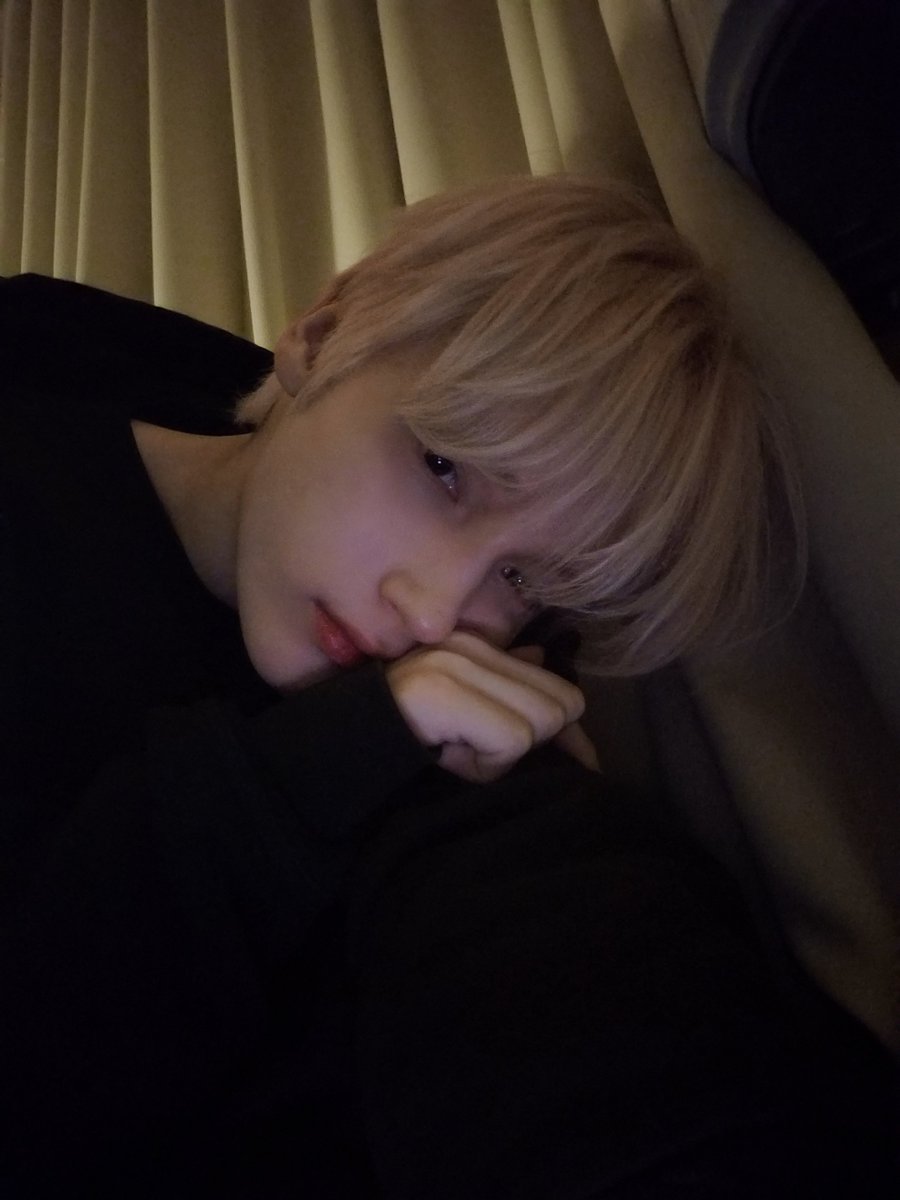 hyukalooks's tweet photo. [261013] huening kai weverse dm 💝 https://t.co/KlcsD4HEy8