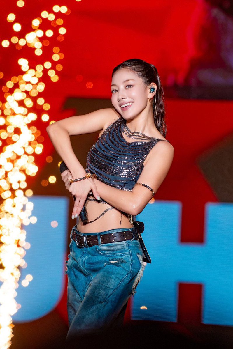 jihyopopbase's tweet photo. JIHYO IN WATERBOMB KAOHSIUNG https://t.co/x6NqcUQzwn