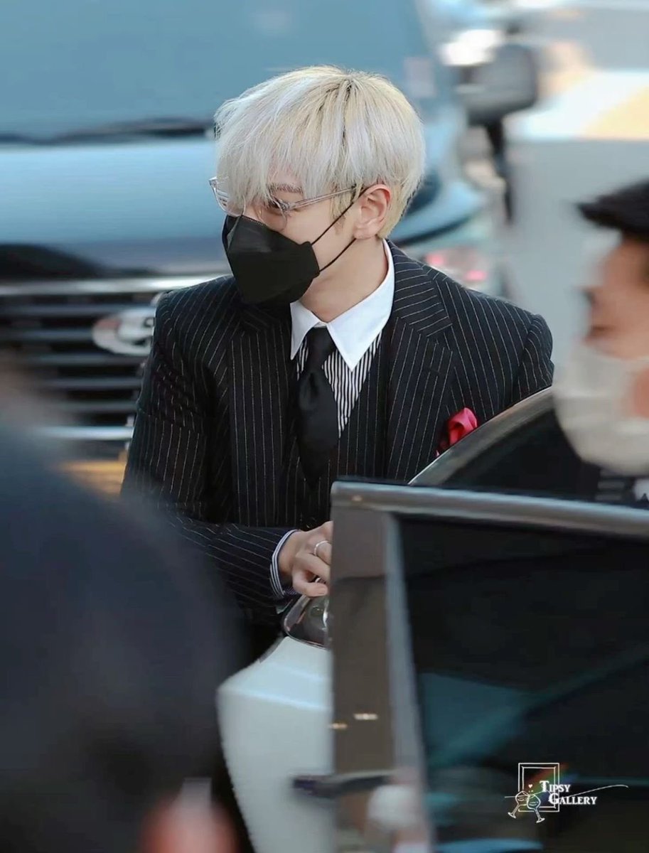_ttMaria1's tweet photo. SERIOUSLY, ONE OF MY FAVORITE LOOKS, EVEN WITHOUT SHOWING HIS FACE. https://t.co/BBLK3qG2es