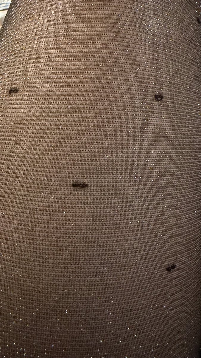 4h_fw's tweet photo. ドットタイツのはずなのに、私の面積が広くて🐜蟻になるのしぬ。 https://t.co/5Yko0wEBpe