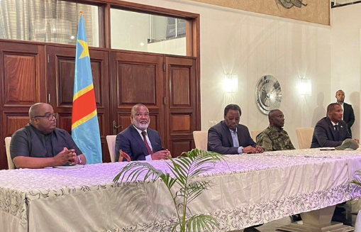 Umuravarw's tweet photo. I Goma hashyizweho umutwe witwa Front for the Refoundation of the Nation (FRN), uyobowe na Joseph Kabila ubwe.

Muri uyu mutwe Kabila yungirijwe na ba Visi Perezida bane, Corneille Nangaa, Bertrand Bisimwa, na Kaniki. https://t.co/0zJ0ZVgEUo