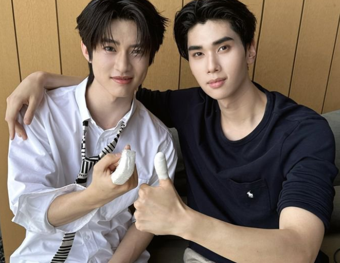 Delu_sionalF4's tweet photo. 100% Joong's genes                         100% Dunk's genes https://t.co/UUSgtW4Xko