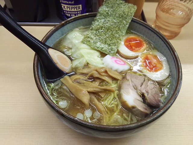 UBaegeon40875's tweet photo. [初詣でお参りした後、友達と2趟もカフェ巡りに行った！]， https://t.co/AL7siS5352