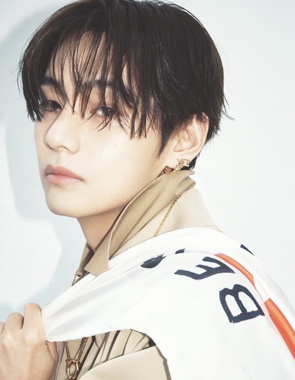 btskthv1230's tweet photo. According to Lefty, Kim Taehyung was the Top influencer for Celine without even attending the SS27 Paris Fashion Week 🔥

He’s so iconic for this! 🤣

TAEHYUNG FOR CELINE   
V FOR CELINE  
#TAEHYUNGxCELINE 
#VxCELINE 
#CelineEte2027

THV Instagram Link👇
[https://t.co/xjKpPfWQCy] https://t.co/geJLtLDCh9