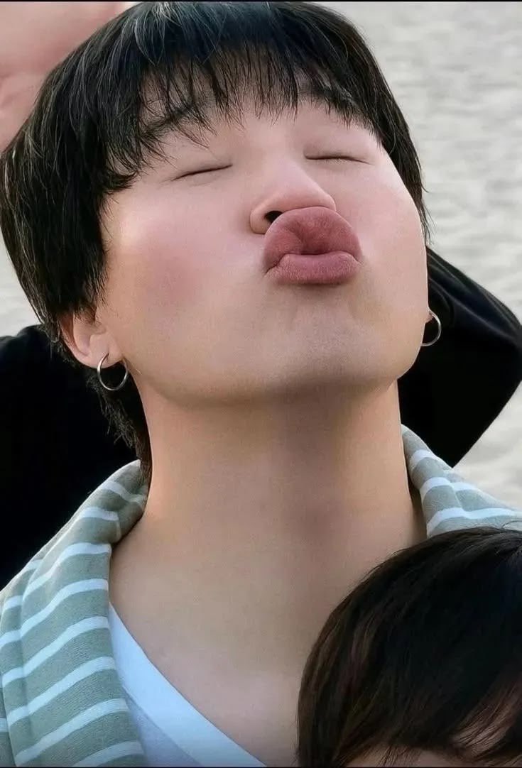 Mayiieee6's tweet photo. HAPPY BIRTHDAY JIMIN BOYYYY 🥰🥰 #jiminday #parkjimin #happybirthdayjimin https://t.co/mfxTyhPC77