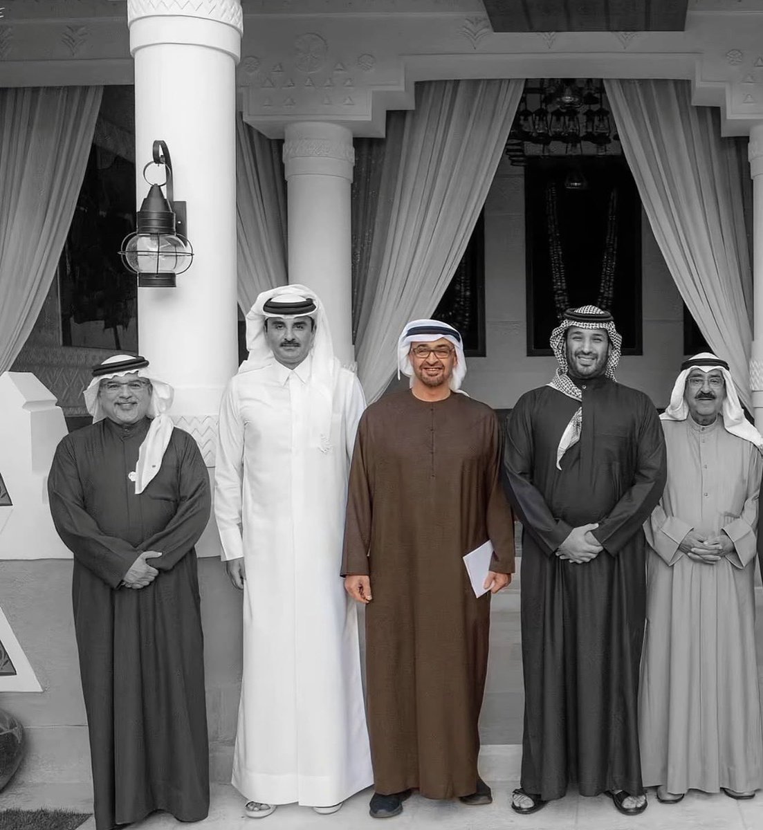 slll0d's tweet photo. سبحان من ميزك عن كل أصحابك 🇦🇪 https://t.co/XJSRys90sT