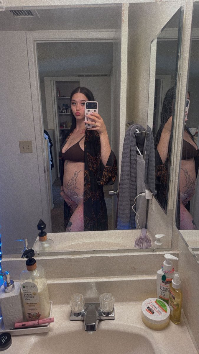 tessavioletxxx's tweet photo. 🚨‼️JUST POSTED NEW PREGNANT CONTENT ON MY ONLYFANS!!! ‼️🚨
🤰🏼GO CHECK IT OUT! 🤰🏼
https://t.co/qyHnRPgc0l
#pawg #onlyfans #mommy #boobies #pregnant #milkme https://t.co/71VKhVYqHj