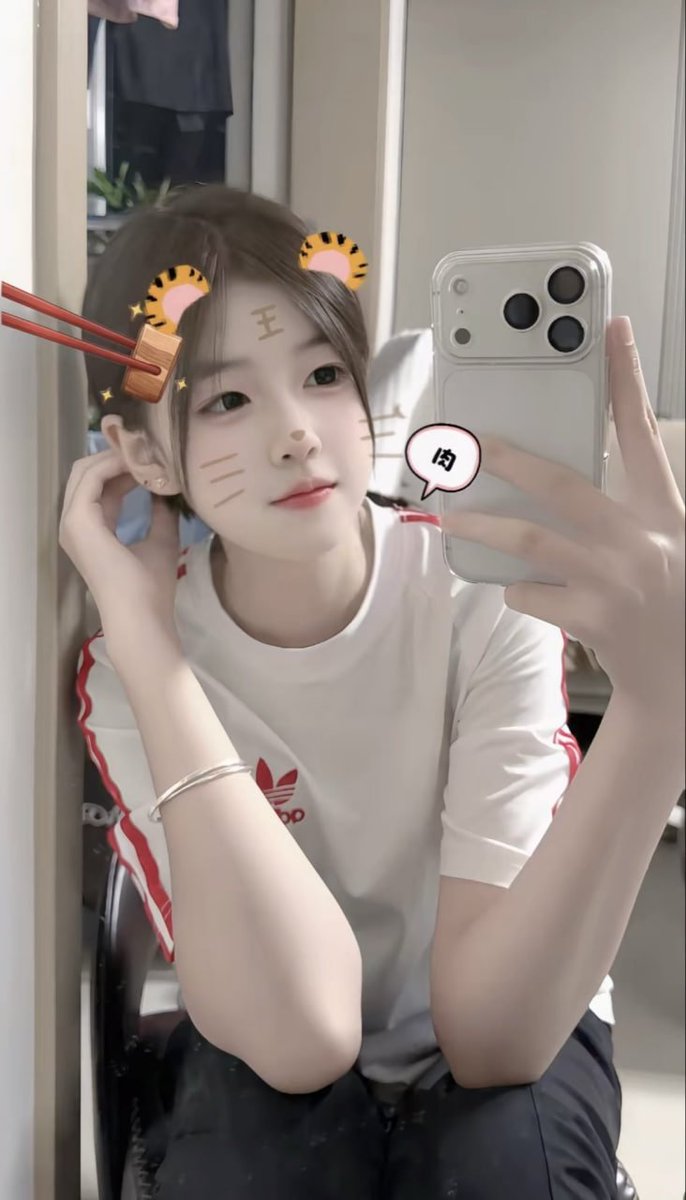 codd_jon's tweet photo. 有人要锐评一下我18岁的福嘛🥴       

好无聊   来x发泄啦         

流言 6  我秒发 https://t.co/VaPfr0L6an