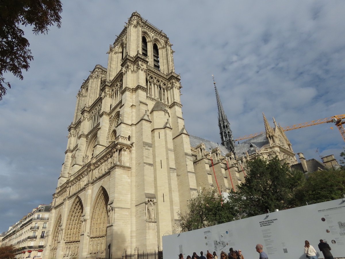 Mart_in_Paris tweet picture