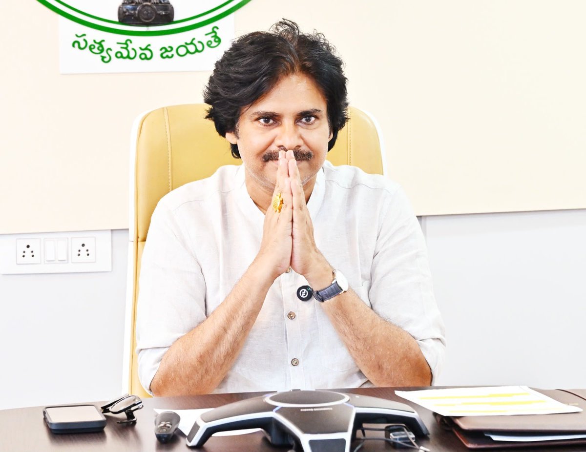 JanaSenaParty's tweet photo. గ్రామీణాభివృద్ధికి రహదారుల బలోపేతం కీలకం

•ఆత్మకూరులో రూ. 8.91 కోట్లతో నాలుగు లేన్స్ రహదారి అభివృద్ధి
•రహదారికి వాయుపుత్ర మార్గ్ గా నామకరణం
•మంగళగిరి క్యాంపు కార్యాలయం నుంచి వర్చువల్ గా ప్రారంభించిన ఉప ముఖ్యమంత్రి వర్యులు శ్రీ @PawanKalyan గారు

గ్రామీణ మౌలిక సదుపాయాల బలోపేతమే లక్ష్యంగా కూటమి ప్రభుత్వం ముందుకు సాగుతోందని ఉప ముఖ్యమంత్రి శ్రీ పవన్ కళ్యాణ్ గారు పేర్కొన్నారు. ఇందులో భాగంగా ఆత్మకూరు ప్రజల చిరకాల స్వప్నాన్ని సాకారం చేస్తూ, ఎన్‌హెచ్‌-67 నుంచి ఆత్మకూరు బైపాస్ వరకు రూ. 8.91 కోట్ల వ్యయంతో నాలుగు లేన్స్ రహదారిని అభివృద్ధి చేసి అందుబాటులోకి తీసుకొచ్చామని తెలిపారు. మొత్తం 2.2 కిలోమీటర్ల మేర ఆధునిక హంగులతో రూపుదిద్దుకున్న ఈ రహదారికి వాయుపుత్ర మార్గ్ గా నామకరణం చేసినట్లు వెల్లడించారు. మంగళవారం మంగళగిరి క్యాంపు కార్యాలయం నుంచి ఆత్మకూరు రహదారిని వర్చువల్ గా ప్రారంభించారు. ఈ సందర్భంగా శ్రీ పవన్ కళ్యాణ్ గారు మాట్లాడుతూ... “ఆత్మకూరు ప్రజల చిరకాల స్వప్నమైన NH-67 నుంచి ఆత్మకూరు బైపాస్ వరకు నాలుగు వరుసల రహదారి విస్తరణ పనులు సాకారం కావడం ఎంతో సంతోషకరం. ప్రజలకు మెరుగైన ప్రయాణ సౌకర్యాలు కల్పించడంతో పాటు, ట్రాఫిక్ సమస్యలను తగ్గించి, ఈ ప్రాంత అభివృద్ధికి మరింత ఊతమిచ్చే లక్ష్యంతో మొత్తం రూ. 8.91 కోట్లతో ఈ అభివృద్ధి పనులు చేపట్టాం. గౌరవ దేవాదాయ శాఖ మంత్రి శ్రీ ఆనం రామనారాయణ రెడ్డి గారి ప్రత్యేక విజ్ఞప్తి మేరకు చేపట్టిన ఈ పనుల్లో భాగంగా పంచాయతీరాజ్ శాఖ ద్వారా రూ. 6.31 కోట్ల వ్యయంతో 2.2 కిలోమీటర్ల మేర నాలుగు లైన్ల రహదారిని విస్తరించాం. అదేవిధంగా ఆంధ్రప్రదేశ్ అర్బన్ ఫైనాన్స్ అండ్ ఇన్‌ఫ్రాస్ట్రక్చర్ డెవలప్‌మెంట్ కార్పొరేషన్, నెల్లూరు అర్బన్ డెవలప్‌మెంట్ అథారిటీ నిధుల ద్వారా రూ.2.60 కోట్లతో సెంట్రల్ డివైడర్, వీధి దీపాలు, సుందరీకరణ తదితర పనులు చేపట్టనున్నాం.
 ఆత్మకూరు పట్టణ ప్రజలు నిత్యం జాతీయ రహదారి ఎన్‌హెచ్‌-67కు చేరుకునేందుకు ఈ మార్గంపైనే ఆధారపడేవారు. ఇరుకైన రహదారి, గుంతల కారణంగా స్థానికులు, విద్యార్థులు, రైతులు రాకపోకల్లో అనేక ఇబ్బందులు ఎదుర్కొనేవారు. ఈ సమస్యను గుర్తించి ప్రాధాన్యతా క్రమంలో పనులు చేపట్టడంతో జాతీయ రహదారిని తలపించేలా నాణ్యతకు ప్రాధాన్యమిస్తూ రహదారిని అభివృద్ధి చేశాం. ఈ రహదారి సమీపంలోని ఆలయంలో 50 అడుగుల ఎత్తైన ఆంజనేయస్వామి విగ్రహం కొలువై ఉంది. భక్తుల విశ్వాసానికి, ఆధ్యాత్మిక భావాలకు ప్రతీకగా నిలిచిన ఈ విగ్రహం ప్రాధాన్యతను దృష్టిలో ఉంచుకుని, రహదారికి వాయుపుత్ర మార్గ్  అని నామకరణం చేస్తున్నాం.  
*పల్లె పండుగతో గ్రామీణ రహదారుల అభివృద్ధి
రాష్ట్రవ్యాప్తంగా గ్రామీణ రహదారులను బలోపేతం చేసేందుకు పల్లె పండుగ 1.0, 2.0 కార్యక్రమాల కింద 9 వేల కిలోమీటర్లకు పైగా సీసీ రోడ్లు నిర్మించగా, మరో 10 వేల కిలోమీటర్ల బీటీ రోడ్ల మంజూరు చేశాం. ఆ పనులు వివిధ దశల్లో కొనసాగుతున్నాయి.  ఇదే క్రమంలో పల్లె పండుగ 3.0 కార్యక్రమం ద్వారా మరో 6 వేల కిలోమీటర్ల సీసీ రోడ్లు, 9,500 కిలోమీటర్ల బీటీ రోడ్ల నిర్మాణానికి అనుమతులు మంజూరు చేశాం.  వ్యవసాయ క్షేత్రాలకు రాకపోకలు సులభతరం చేసేందుకు 161 డొంక రోడ్ల నిర్మాణానికి కూడా ప్రత్యేక ప్రాధాన్యత ఇస్తున్నాం. గ్రామీణ ప్రాంతాల్లో మౌలిక సదుపాయాలను మెరుగుపరచడం ద్వారా ప్రజలకు మెరుగైన రవాణా సౌకర్యాలు కల్పించడంతో పాటు, రైతులు, విద్యార్థులు, స్థానిక ప్రజల ప్రయాణ ఇబ్బందులను తగ్గించడమే లక్ష్యంగా ప్రభుత్వం చర్యలు చేపడుతోంది” అన్నారు.
*వీర్లగుడిపాడు వంతెన నిర్మాణానికి చర్యలు వేగవంతం
సంగం మండలం వీర్లగుడిపాడు గ్రామానికి వెళ్లే మార్గంలో వంతెన నిర్మించాలని స్థానిక ఎమ్మెల్యే, రాష్ట్ర దేవాదాయ శాఖ మంత్రి శ్రీ ఆనం రామనారాయణ రెడ్డి గారు కోరగా, ఈ వంతెన నిర్మాణానికి ప్రతిపాదనలు, అవసరమైన చర్యలు వేగవంతం చేయాలని పంచాయతీరాజ్ శాఖ ఇంజినీర్ ఇన్ చీఫ్ ని ఉప ముఖ్యమంత్రివర్యులు ఆదేశించారు. అదేవిధంగా, తాగునీటి సమస్యను ప్రస్తావించగా.. ఆత్మకూరు నియోజకవర్గ పరిధిలో జల్ జీవన్ మిషన్-అమరజీవి జలధార కింద ఇప్పటికే రూ.72 కోట్లతో 391 సింగిల్ విలేజ్ స్కీమ్స్‌ను ముందుకు తీసుకువెళ్తున్నట్లు తెలిపారు. గ్రామీణ ప్రాంతాల్లో తాగునీటి సమస్యకు శాశ్వత పరిష్కారం చూపే దిశగా కూటమి ప్రభుత్వం చర్యలు చేపడుతోందని స్పష్టం చేశారు. 
ఈ కార్యక్రమంలో రాష్ట్ర దేవాదాయ శాఖ మంత్రి శ్రీ ఆనం రామనారాయణ రెడ్డి గారు, నెల్లూరు అర్బన్ డెవలప్‌మెంట్ అథారిటీ ఛైర్మన్ శ్రీ కోటంరెడ్డి శ్రీనివాసులు రెడ్డి గారు, శ్రీ పొట్టి శ్రీరాములు నెల్లూరు జిల్లా కలెక్టర్ శ్రీ హిమాన్షు శుక్లా గారు ఆన్ లైన్ ద్వారా హాజరయ్యారు. మంగళగిరి క్యాంపు కార్యాలయం నుంచి పంచాయతీరాజ్ శాఖ ఇంజినీర్ ఇన్ చీఫ్ శ్రీ బాలూ నాయక్ గారు తదితరులు పాల్గొన్నారు.