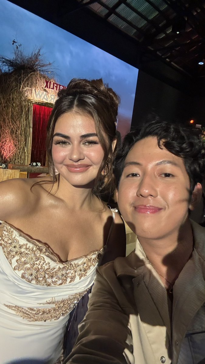 fresnopatrick's tweet photo. MEETING MY KWEEN @janinegutierrez !! AHHHHHHHHH 😭😭😭😭😭

Catch #Balaraw on @Netflix_PH this October 29! https://t.co/LXZVlA0guE