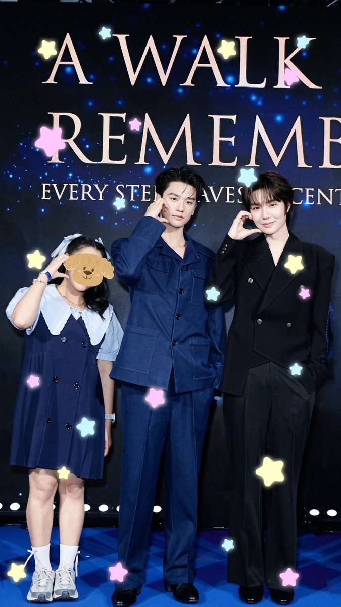 noo_beebee's tweet photo. นี่สินะที่เรียกว่า “สูงไม่เท่าไหล่” ของจริง 🤣🤣 https://t.co/wMX3yo2YxN