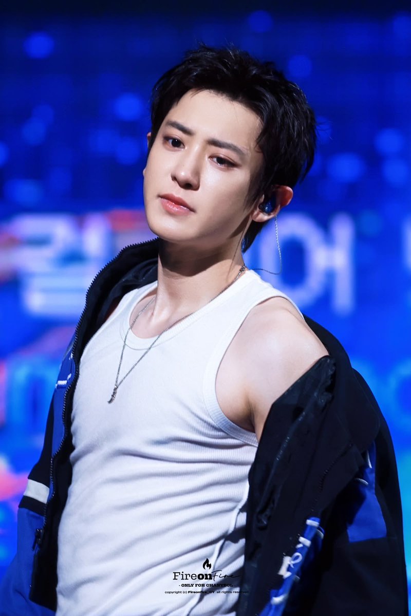 PCY_BASE's tweet photo. FINESHYTTT 

#CHANYEOL #찬열 https://t.co/AumSDecBFm