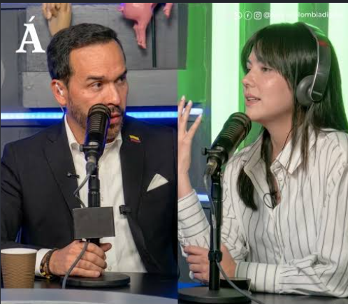 AndreaPinkbee's tweet photo. Es misógino decirle a una mujer "patiseca".

Pero no es misógino obligar a una mujer a que vea una foto de tu bulto. 

Prioridades... https://t.co/PTwBrzFTMG