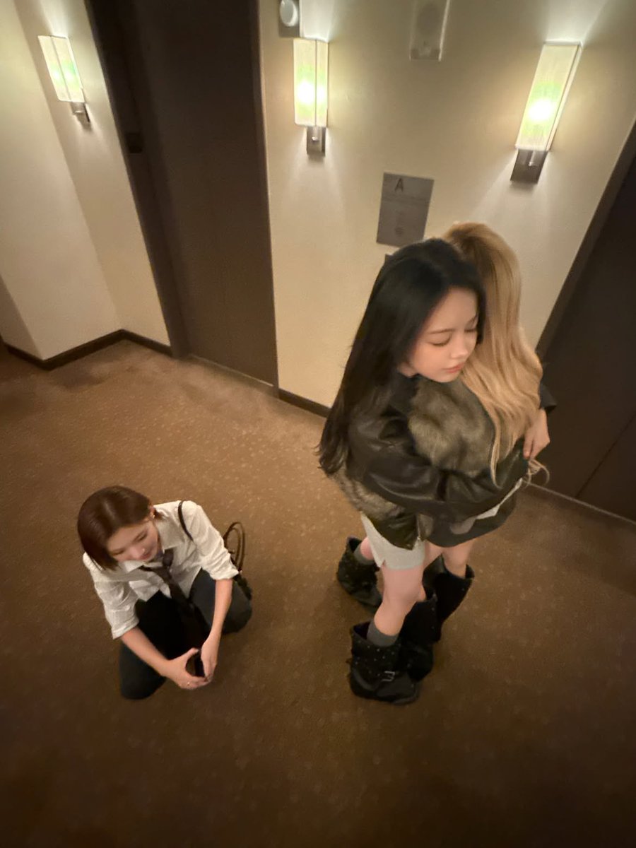 H2HCARMEN_INA's tweet photo. 131026 Hearts2Hearts Instagram update - #CARMEN

#Hearts2Hearts #카르멘
@Hearts2Hearts https://t.co/W7wiI4VH0J