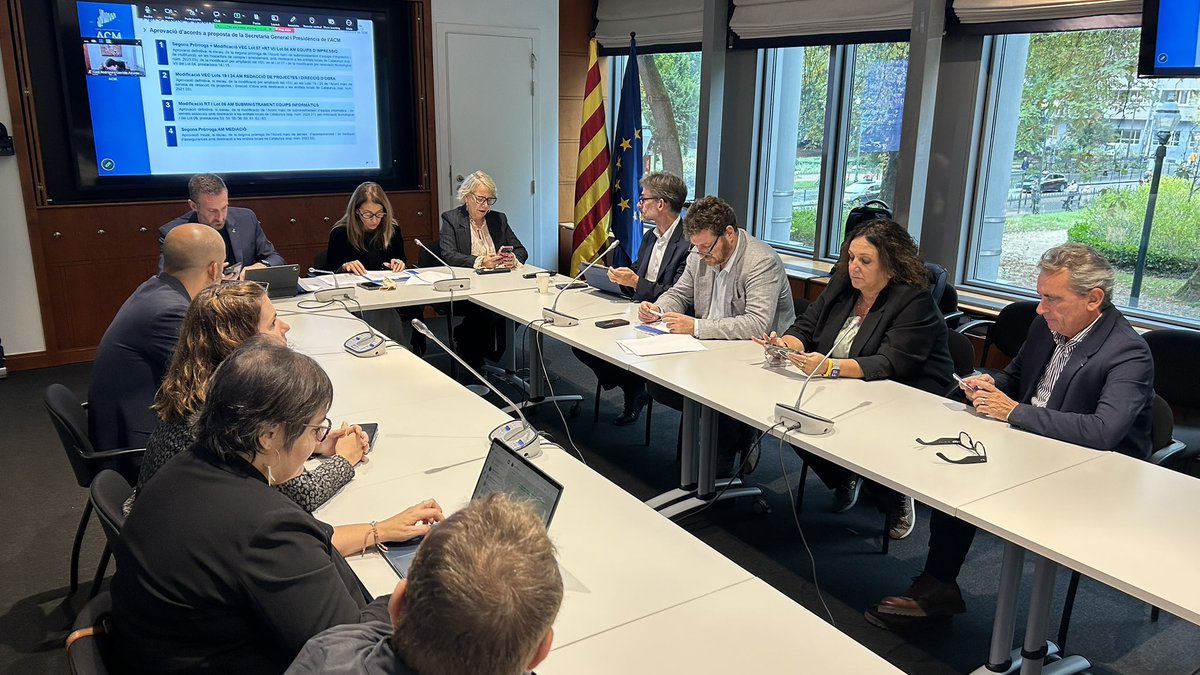 ACMunicipis's tweet photo. 📸 La Comissió de Presidència s’ha reunit a Brussel•les per fer balanç del 1r any de l’Oficina de l’ACM a la capital belga deixant clar que ha servit per ser més presents a Europa, fer sentir més la veu del municiaplisme català i incrementar la xarxa de contactes internacionals https://t.co/iwhRrwlKyW