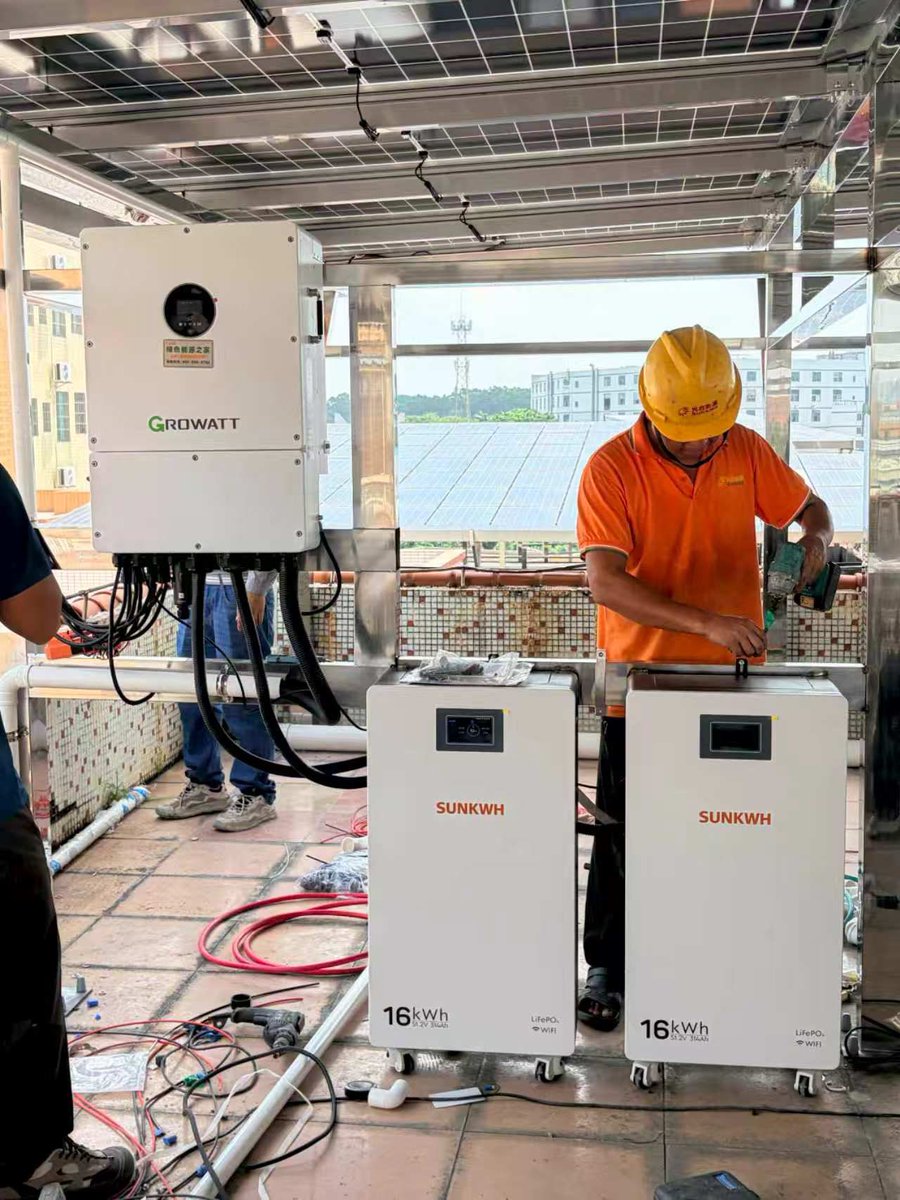 Soleilsunkwh's tweet photo. Expert installation, powering the future of green energy.#ess #energystoragesystem #sunkwh #SolarEnergy https://t.co/SG9gyBRcKD