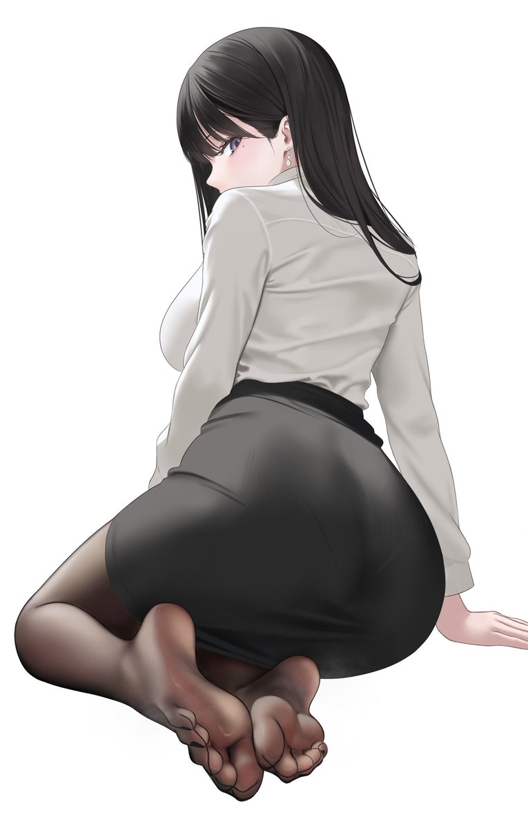 christ3400's tweet photo. 主人？主人~看您直勾勾的模样，就那么在意女仆大人的脚底吗？真是…不堪入目呢，来，跪下找个舒服的角度，莉音让您看个够哦🖤

#文援 #压榨 #atm #findomn  #贡奴 https://t.co/VtTt4TW7DJ