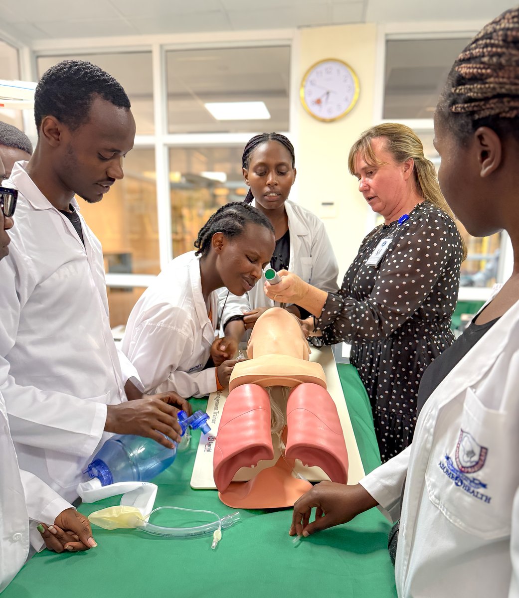 ASOMEHealth's tweet photo. ASOME medical students learn intubation techniques in the Skills Lab #ASOMEhealth https://t.co/ZceFKQEERe