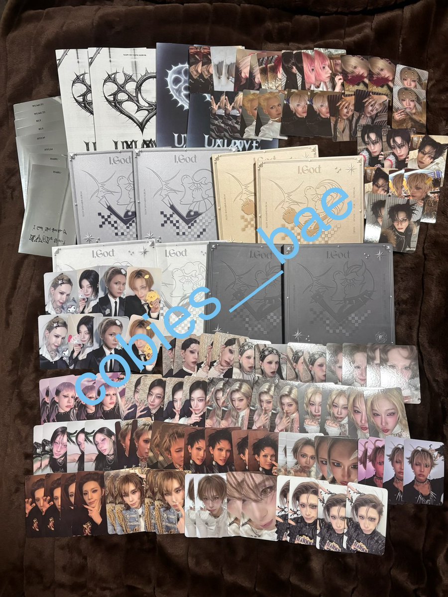 cobies__bae's tweet photo. ☼☽⋆｡°✧ XLOV GIVEAWAY✧⋆°｡☾☼

hiii!! i’m giving away two sets of uxlxve &amp; igod albums with ot4 inclusions + and ot4 igod mystargoods pob set!

ᯓ★ australia based but ww friendly

rt + follow and reply with a photo of your bias

two winners will be announced NOV 3rd https://t.co/6pFne44AJM
