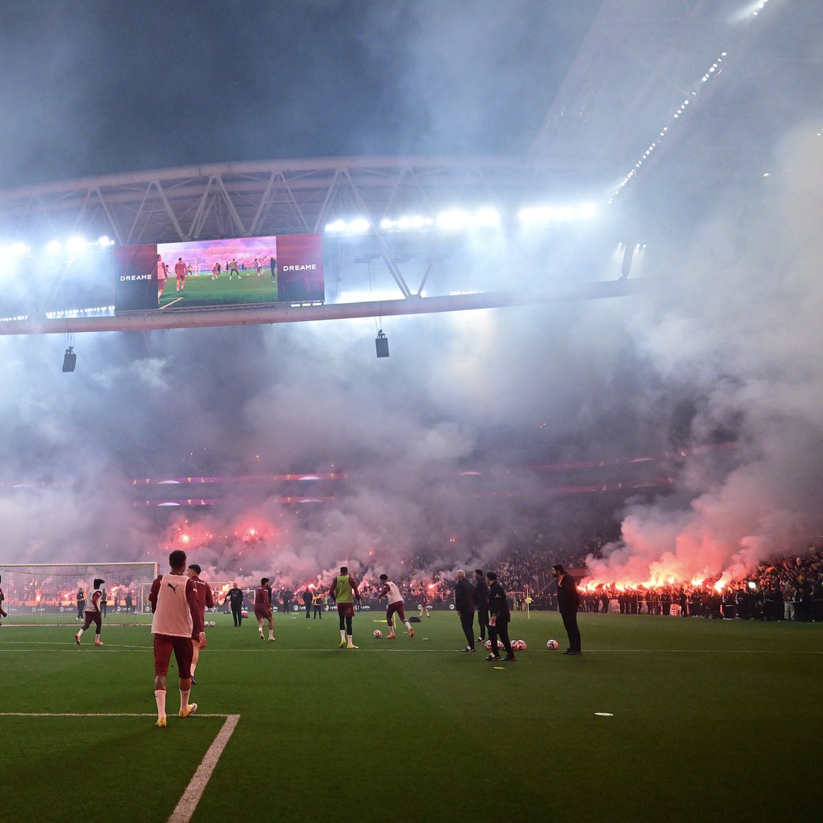 KitAjans's tweet photo. Barcelona Başkanı Joan Laporta: 

"Türkiye'deyiz ve Galatasaray'a karşı oynayacağız. İstanbul, tavsiye ettiğim harika bir şehir. 

Galatasaray stadyumunda futbol solunuyor ve burası bir cehennem. Oynamaktan hoşlandığınız türden bir maç." https://t.co/jEU2P91zFF