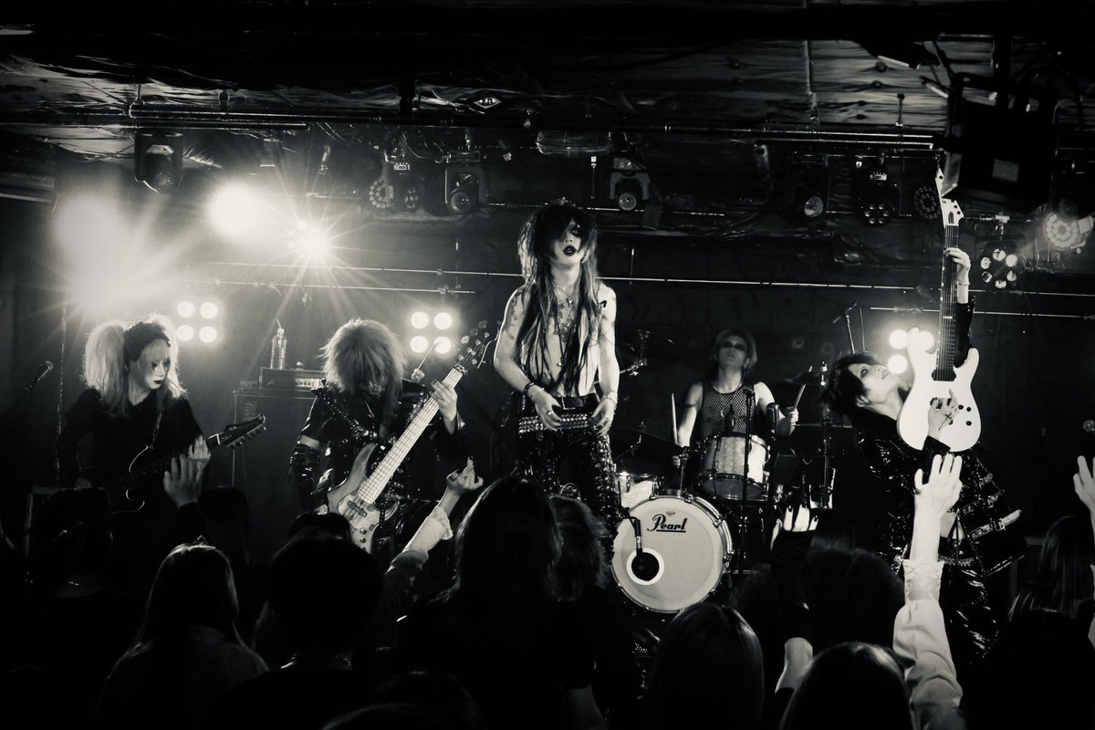 Deathpair_info's tweet photo. 10月8日 池袋black holeにおける解散単独公演の配信を決定致しました。

詳細につきましては後日お知らせ致します。 https://t.co/vX2OSNstwE
