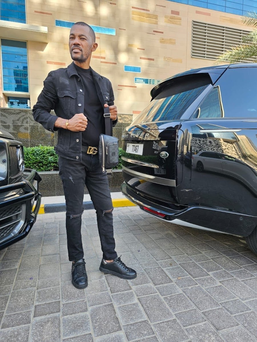 AdvoBarryRoux's tweet photo. Serge Cabonge, also known as “Serge the Blesser, is a Congolese based in South Africa. Serge has been linked to several controversies in South Africa. The main ones involve the Tebogo Thobejane shooting investigation, his association with Vusimuzi “Cat” Matlala. https://t.co/vobEAUxNxm