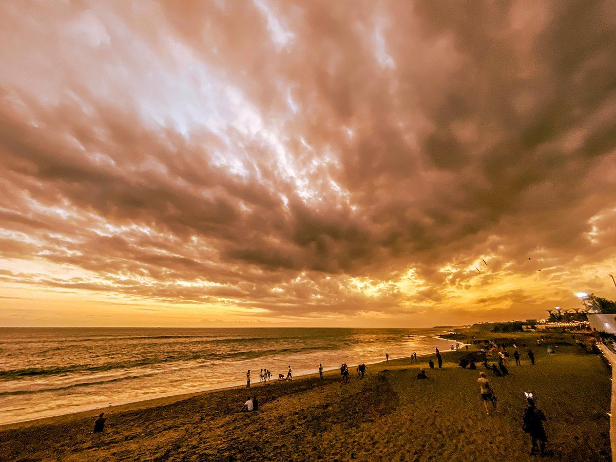 ErwynPiri's tweet photo. Beautiful sunsets need cloudy skies. — Paulo Coelho https://t.co/ukpO48XTtQ