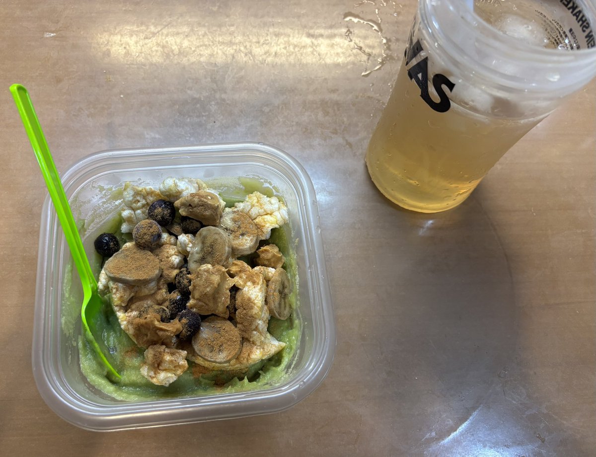 kkenmuscle's tweet photo. 今日、最後の食事！YAOKIのクリームオブライス、抹茶味買ってみたけど美味しい😋ライスケーキ、割って直接ぶち込んだ方が楽ちんだなと学んだw https://t.co/JLjaPw7i71