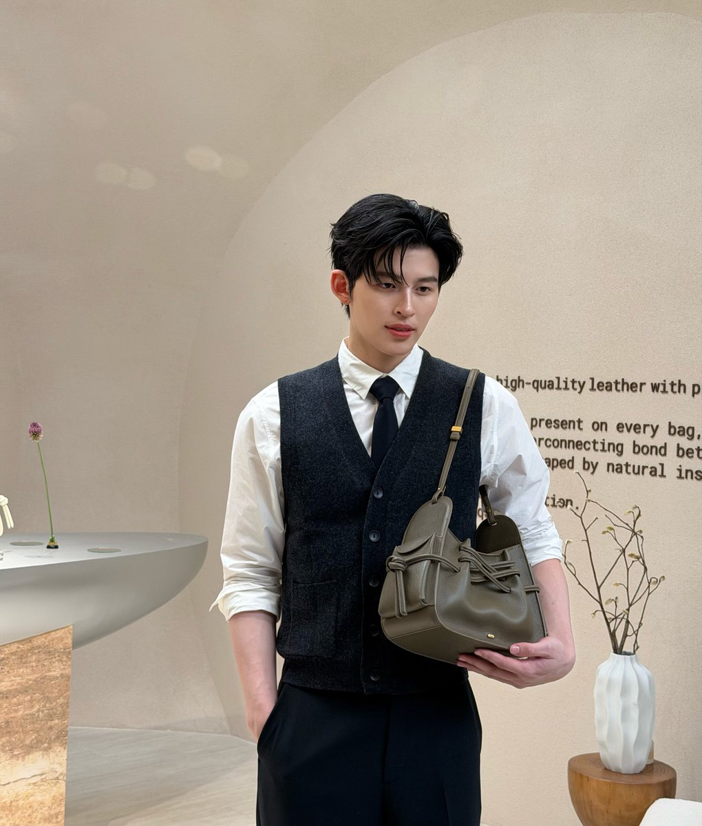 doublepjourney_'s tweet photo. From mini moments to timeless memories with MUMU.

Discover Fundao New Flagship Store at ICONSIAM, 4th Floor

📸 IG : @ppnaravit

🔗 https://t.co/ztnnwBd0mq

POND AT FUNDAO ICONSIAM 

#FundaoxPond
#Fundaobag
#Fundaoaticonsiam
#FundaoMoonlitReverie
#ppnaravit https://t.co/Adfb8rp3cA