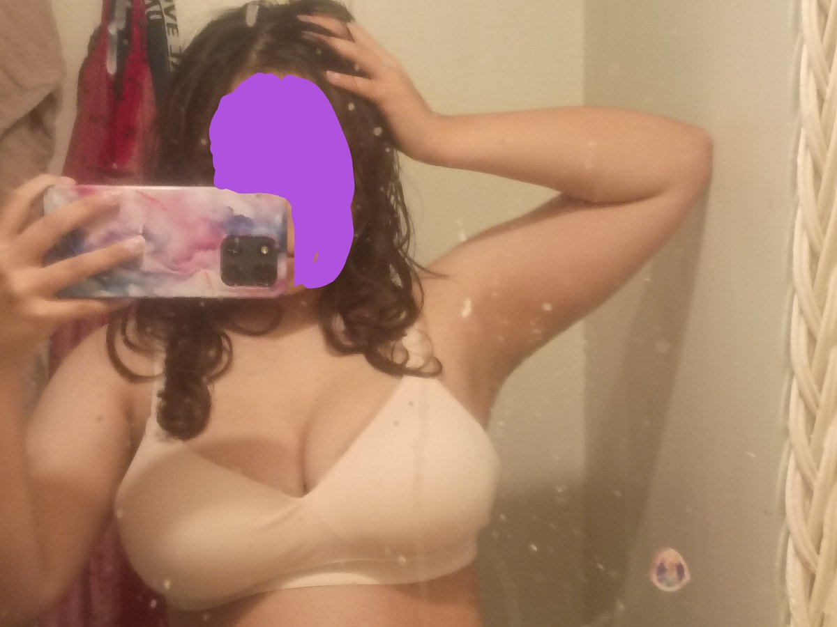 Suck_Me0ff's tweet photo. I wish I could show my face but I feel like some could recognize the phonecase. https://t.co/pxv6iPC6Hu