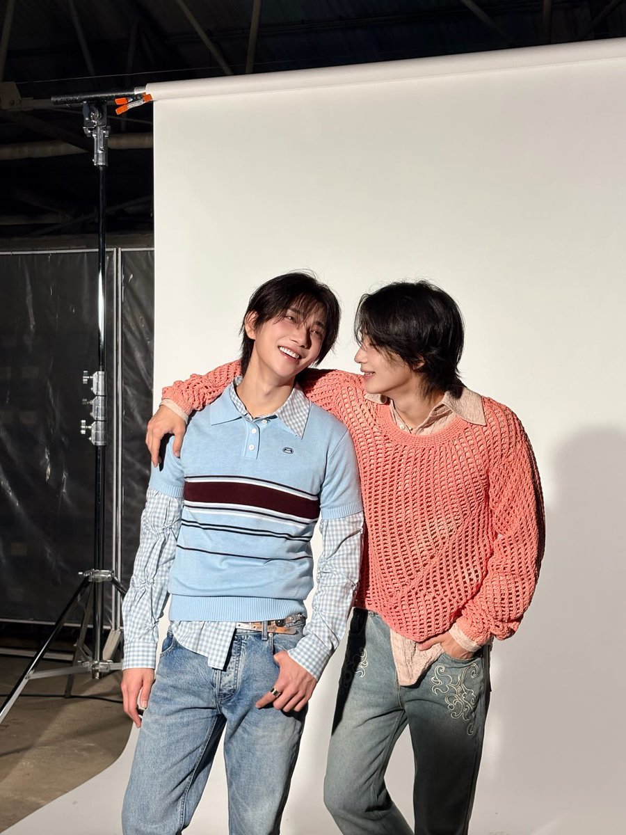 shua_enthusiast's tweet photo. joshua and jeonghan for their dream record album concept photoshoot! 🩵🧡

JxJ Diary in pinterest
#조슈아 #JOSHUA #정한 #JEONGHAN https://t.co/dDy2YosBKx