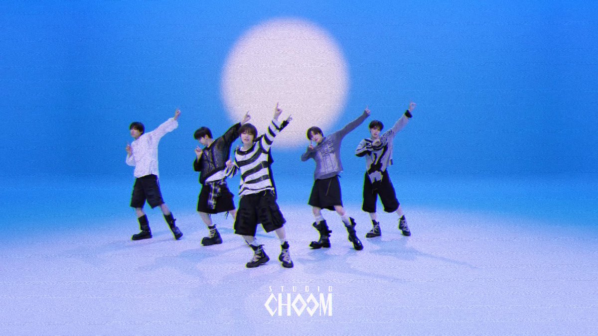 bbbozzzock's tweet photo. 𝚜𝚑𝚘𝚝  미완성 🔮  Puzzle Piece  

Studio CHOOM  스춤  /  full  focused
KickFlip  킥플립  #민제  민제  Minje https://t.co/hKbNF8V132