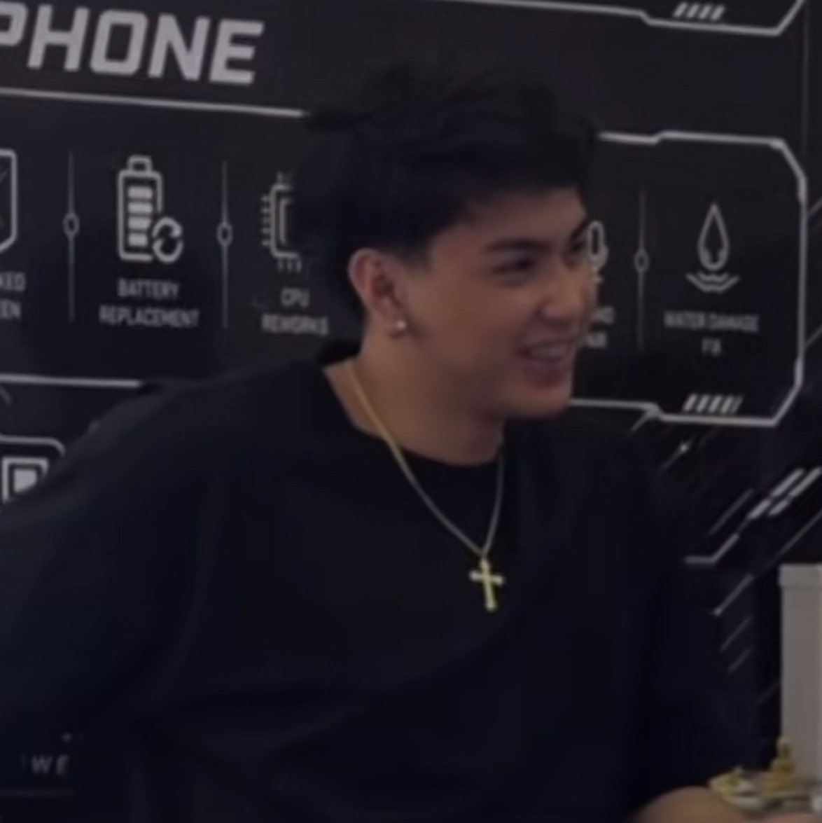midoriuse's tweet photo. TANGINAAAAA KAY NGED TO LAHAT?? ANG POGI MO MORAL AJAHSHSJSJSJSJ https://t.co/eFeUGuKX4K
