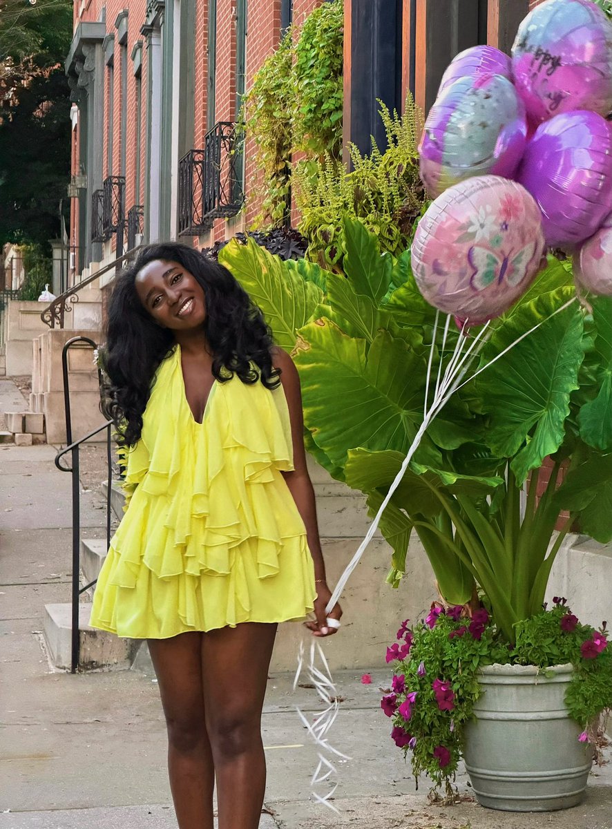 ifedioku's tweet photo. Happy birthday to meeee! 🎈 https://t.co/bZxtdMycED