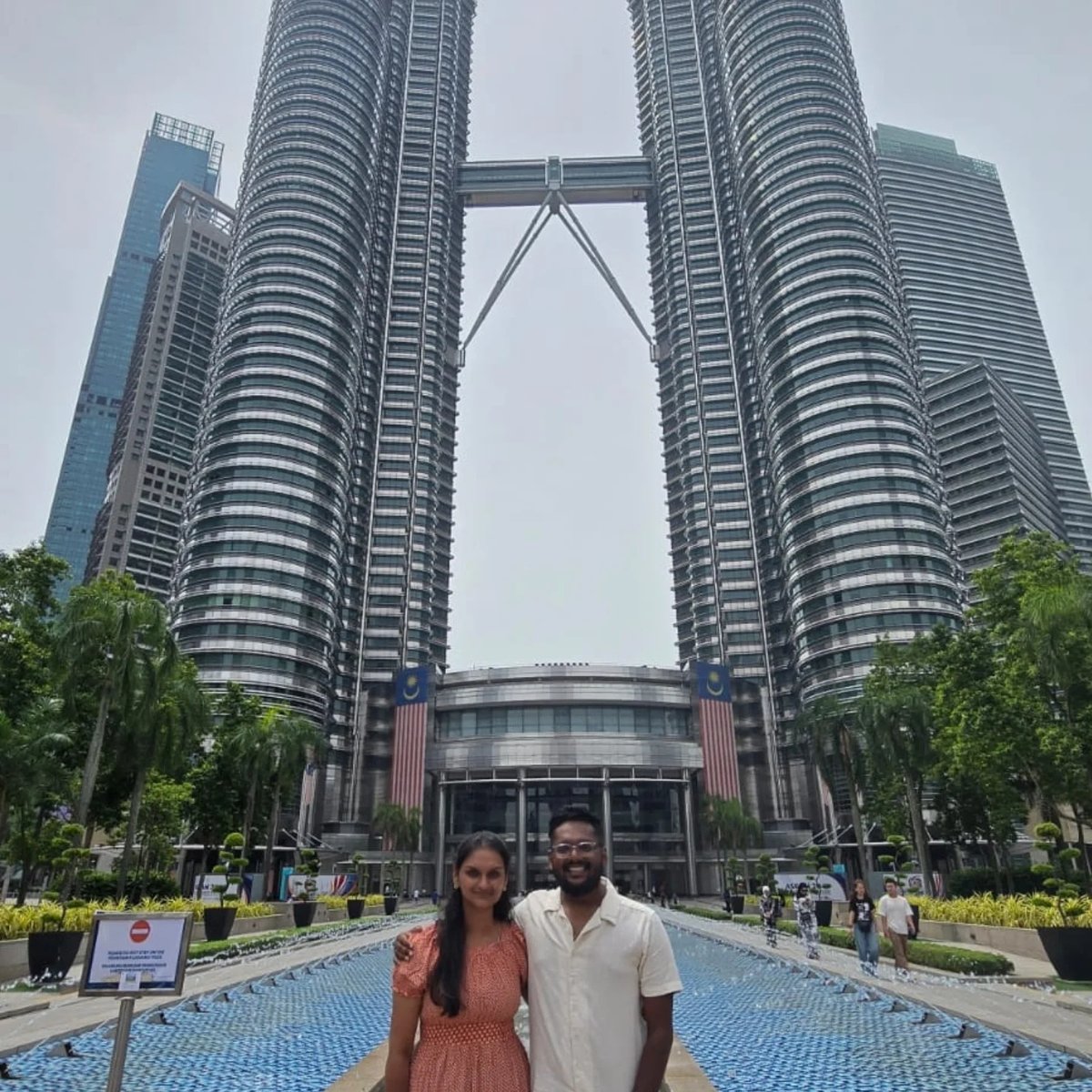 EmanuelMooura's tweet photo. Successfully completed our guest trip to Malaysia. Thank you, Durga, Anu, and Vageesan, for trusting JV Holidays. We look forward to creating many more memorable holidays with you. https://t.co/jCIDYy1AFZ