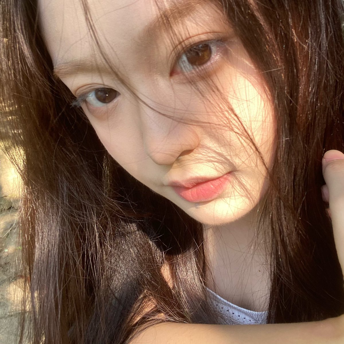 lillongago's tweet photo. 漂眉让脸都变得柔和起来了 https://t.co/dOVRUiuQAc
