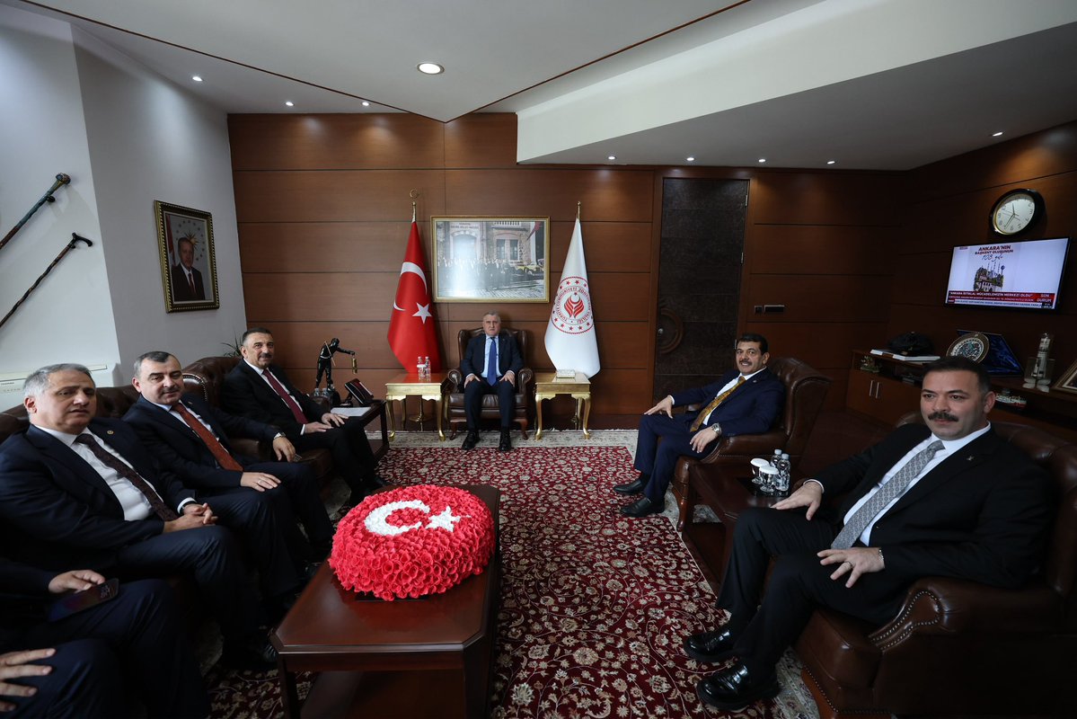 OA_BAK's tweet photo. Zonguldak Valiliğimizi ziyaret ederek şehrimizdeki gençlik ve spor yatırımlarımızı değerlendirdik.

Zonguldak’ın gençleri ve sporcuları için çalışmaya, üretmeye devam ediyoruz.🇹🇷 https://t.co/aEZ5Jijshv