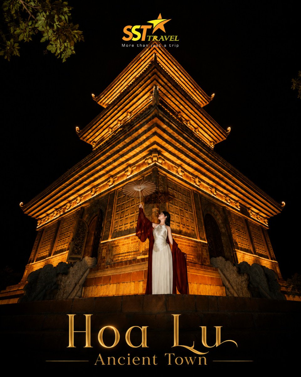 sanzinho7's tweet photo. When the sun sets, Hoa Lu Ancient Town glows with golden lights, traditional architecture and peaceful reflections. Discover a slower, more magical side of Ninh Binh after dark. https://t.co/0RzT06HDwO