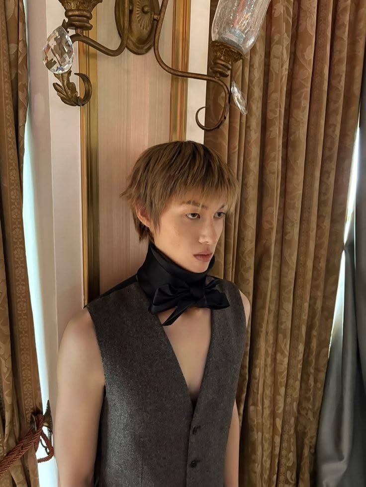 cortiswya's tweet photo. i love this look on martin SO MUCH https://t.co/hn7qLuDEuq
