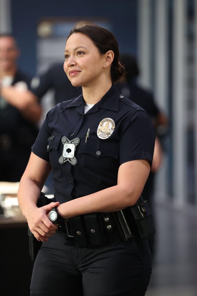NoOnei09's tweet photo. Melissa O'Neil as Lucy Chen vs Melissa O'Neil in real life ....she protector of the city in her ways....

    In Real life                       In Rookie https://t.co/1YdGYIae52