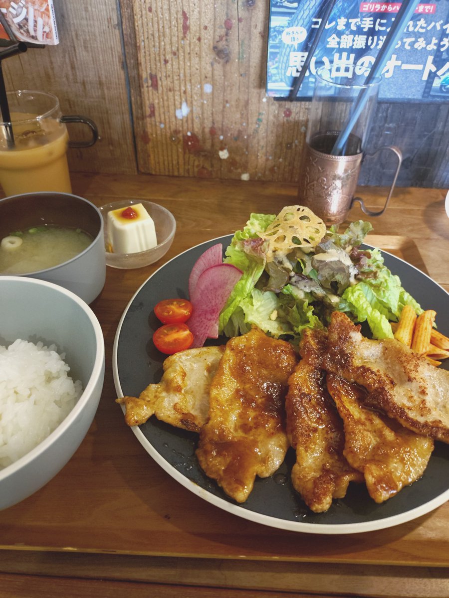 ta_chan913's tweet photo. 今回の博多飯
美味でした😋
#HAKATAVIBES
#YOKARO_MON https://t.co/T9gBJQTzbR