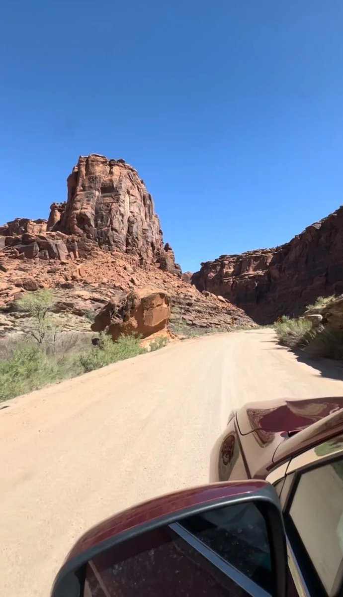 entrepreneur80's tweet photo. Pulled over for a minute because I needed a break from driving and damn, I picked a good spot https://t.co/aUbWyPIBWa