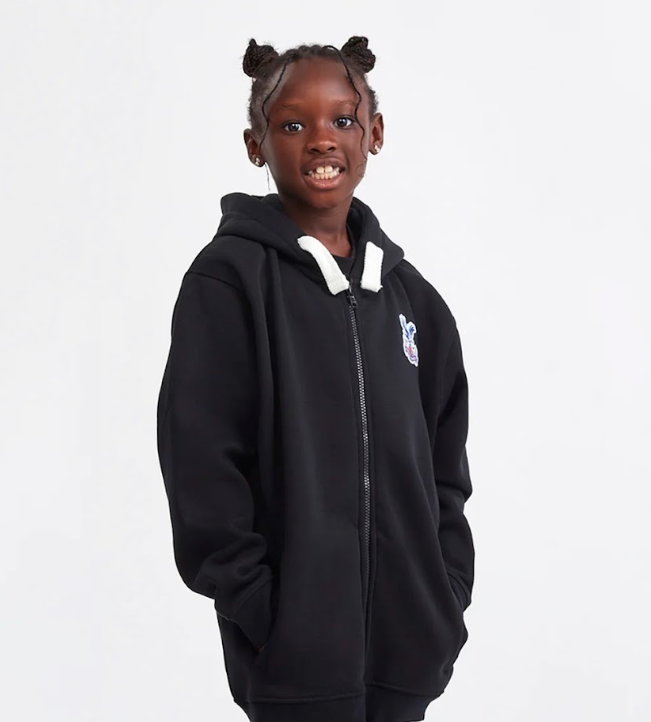 models_direct's tweet photo. Finals featuring Alaina - with Crystal Palace FC 
#modelsdirect #childmodels #portfolio #finals #bookamodel #modellingagency https://t.co/paZerxHJHj