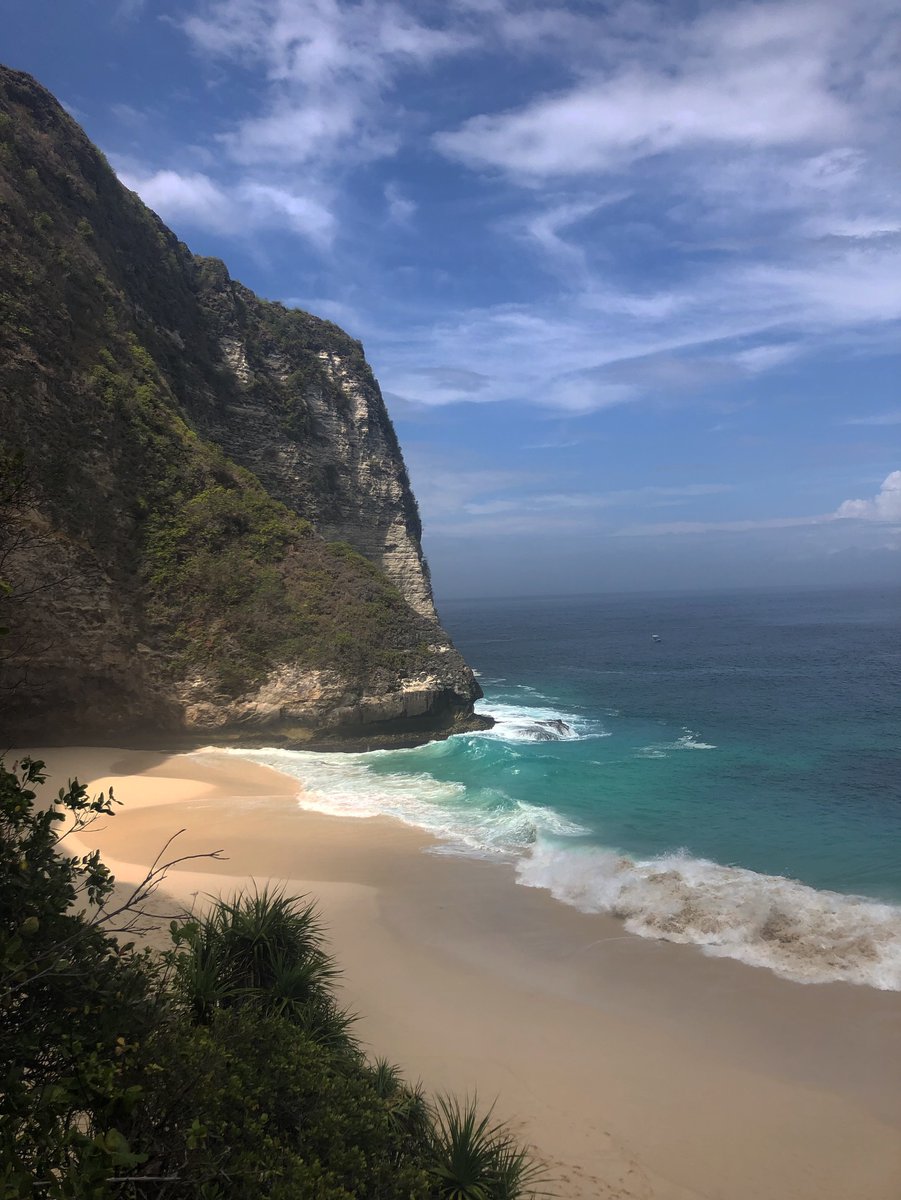 SOELEIVA's tweet photo. Kelingking Beach, Nusa Penida. https://t.co/4rki8FiOqM