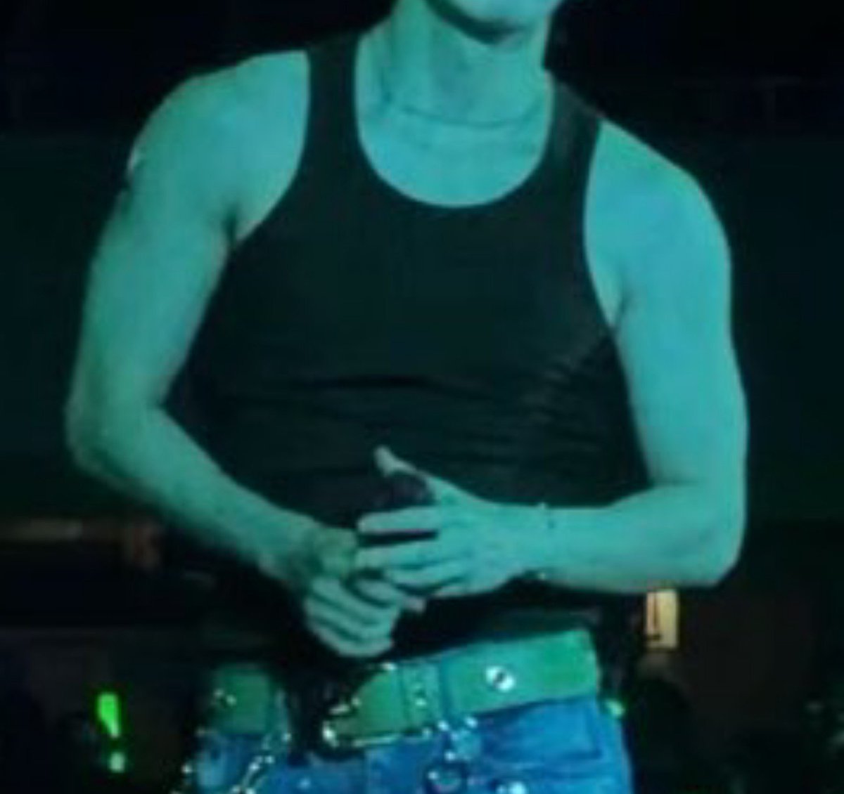 thvrchve's tweet photo. peak physical form and unmatched aura. https://t.co/j2yHbo1X8x