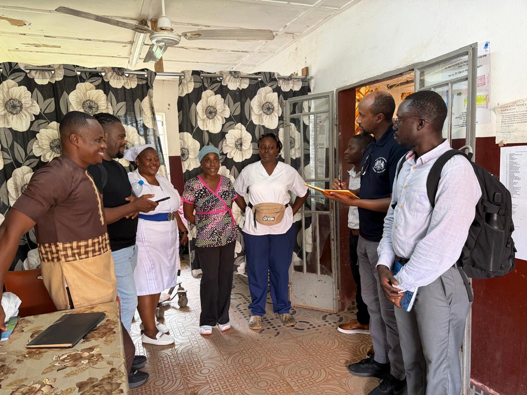 UKinSierraLeone's tweet photo. The FCDO Health Team visited #Kambia District to monitor progress, participate in the district-level close-out of the Saving Lives Programme, and engage with the DHMT and local stakeholders on sustaining programme gains. 

Discussions focused on achievements, lessons learned, challenges, and maintaining progress in maternal, newborn and child health beyond programme closure. 

#UKinSierraLeone #GlobalHealth #HealthSystemsStrengthening #UKSLHealthPartnership
