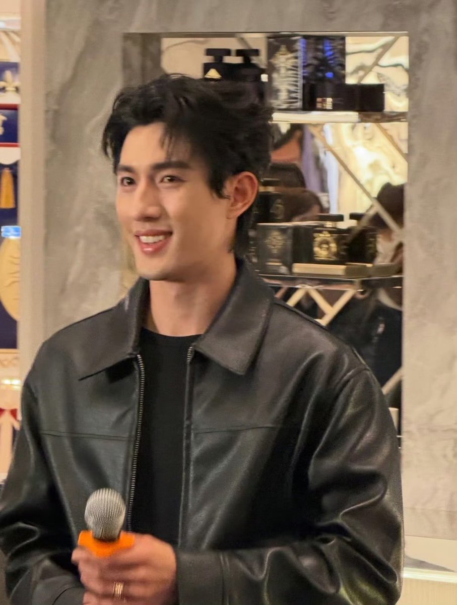 OnlyPatrick5's tweet photo. จ้าพ่อ แหวนที่นิ้วนาง ตัวไกลใจใกล้สุดๆ🧡😜

Cr. 伪少女 
#InitioParfumsPrivesXAydenSng
#InitioParfumsPrives
#AydenSng https://t.co/fHbjpV0Ozs